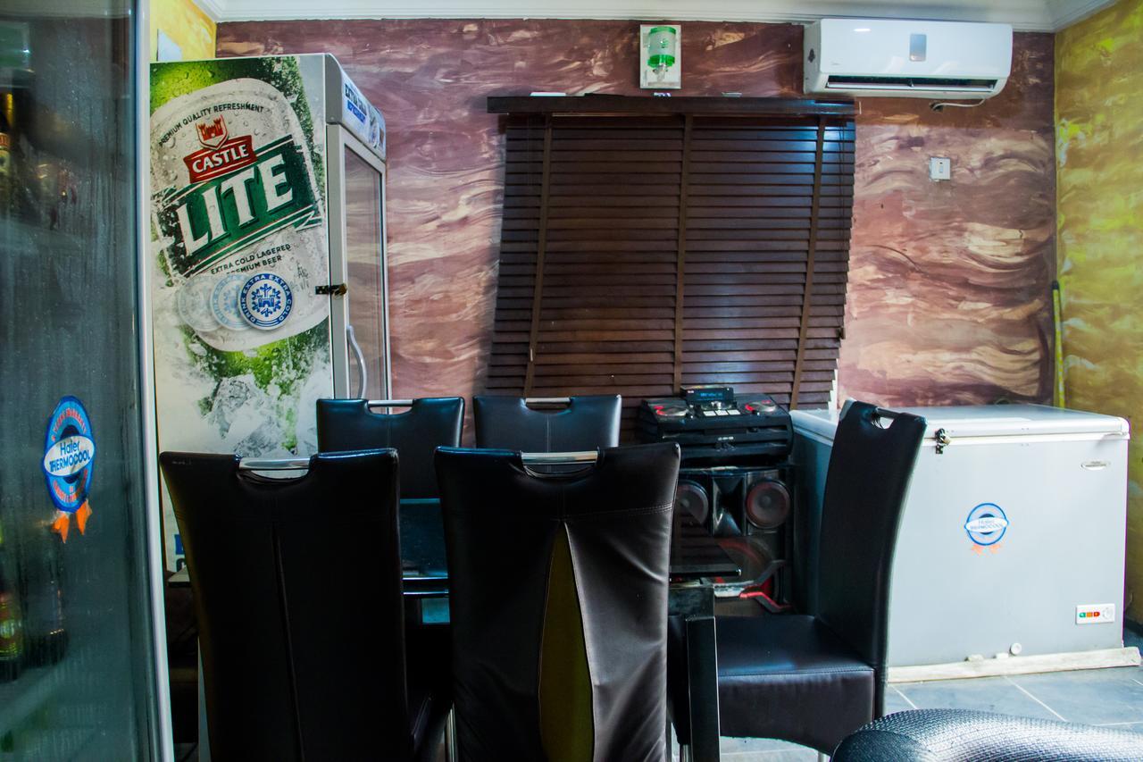 Glasshouse Hotel And Suites Egba エクステリア 写真